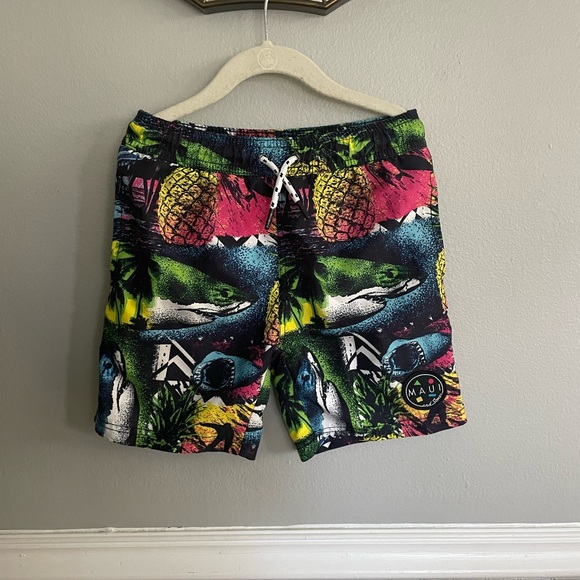 Maui & Sons Boys Palm Print Tropical Swimshorts - Picture 2 of 9